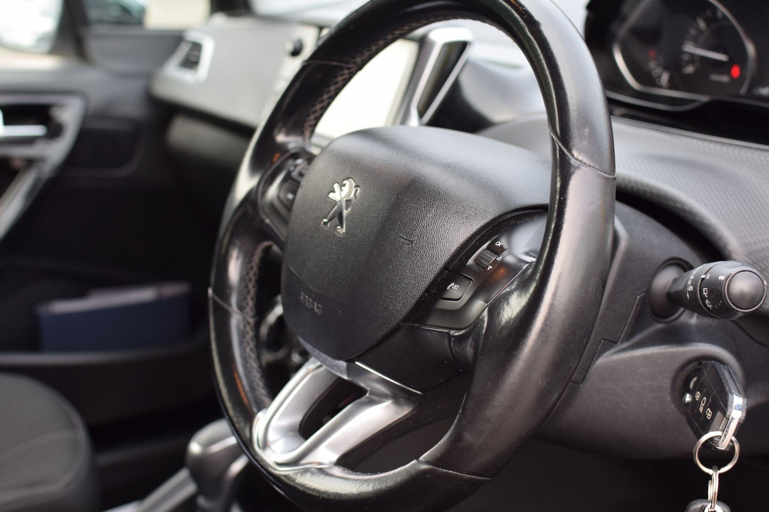 Used Peugeot 208 2016 for sale - 77376290: Photo 33