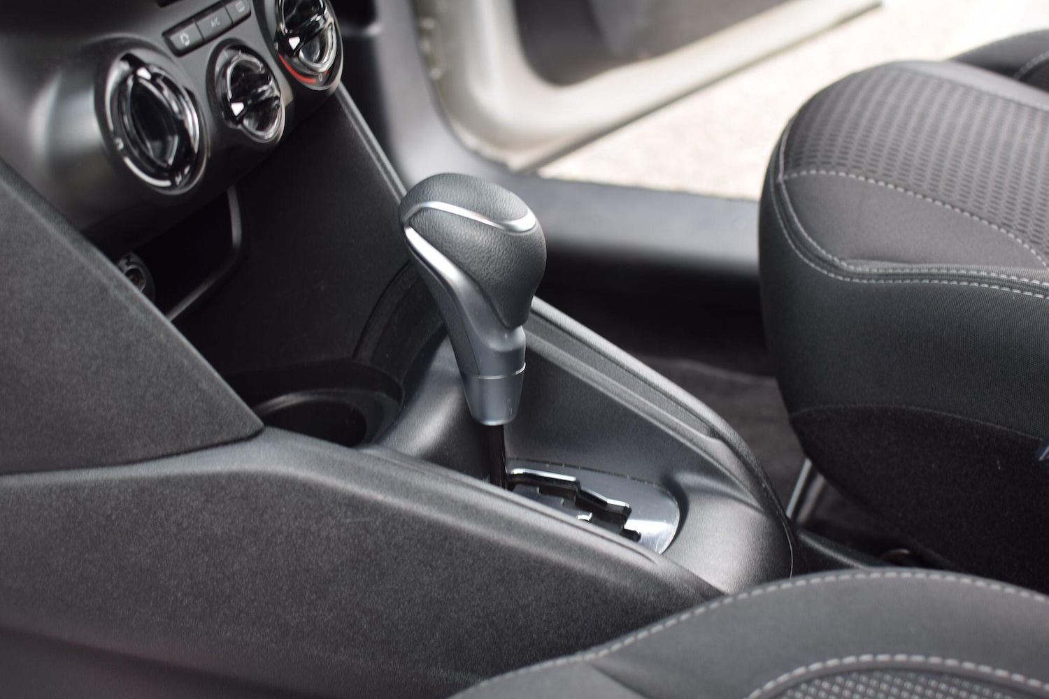 Used Peugeot 208 2016 for sale - 77376290: Photo 9