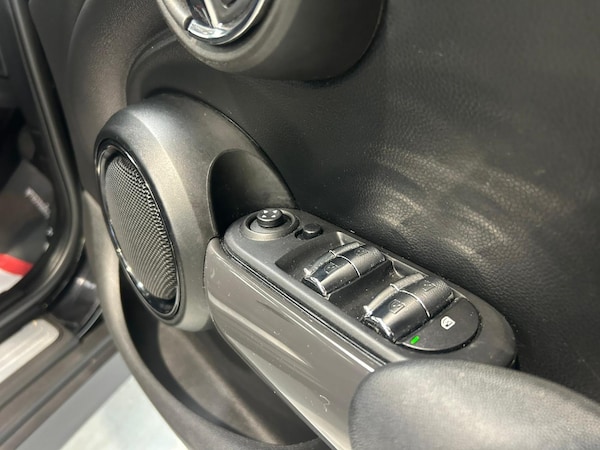 Used MINI Hatch 2017 for sale - 76317856: Photo 27
