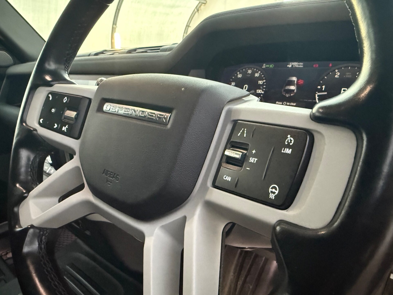 Used Land Rover Defender 2021 for sale - 76961666: Photo 12