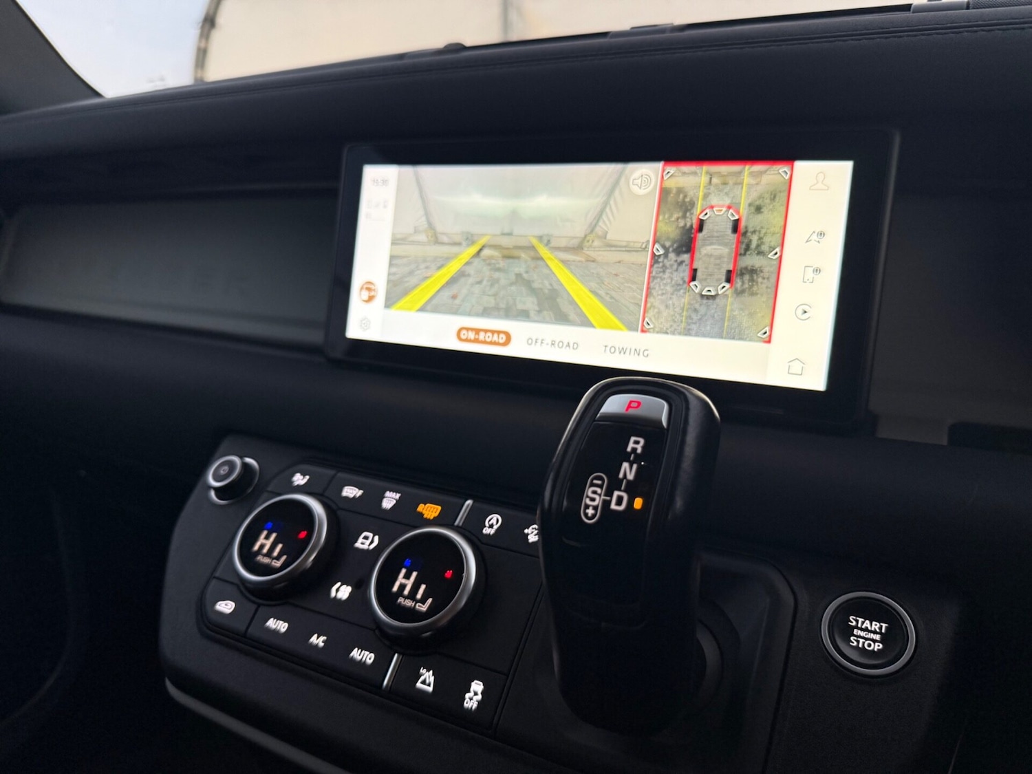 Used Land Rover Defender 2021 for sale - 76961666: Photo 16