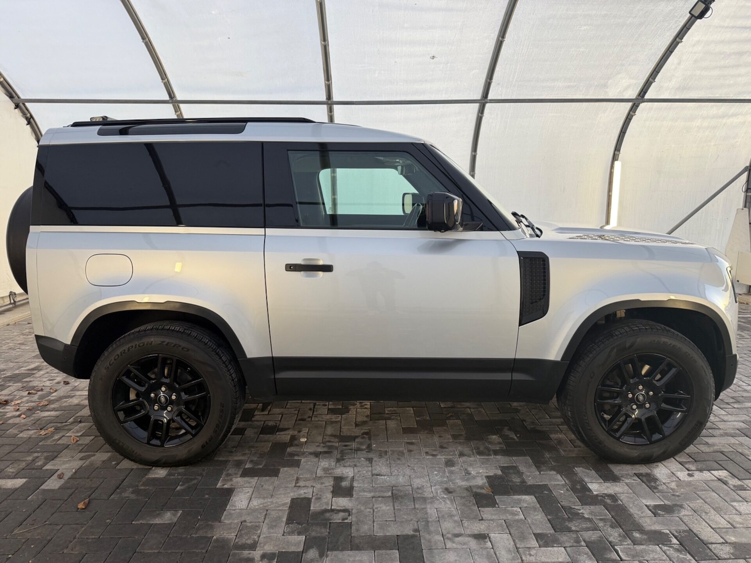 Used Land Rover Defender 2021 for sale - 76961666: Photo 3