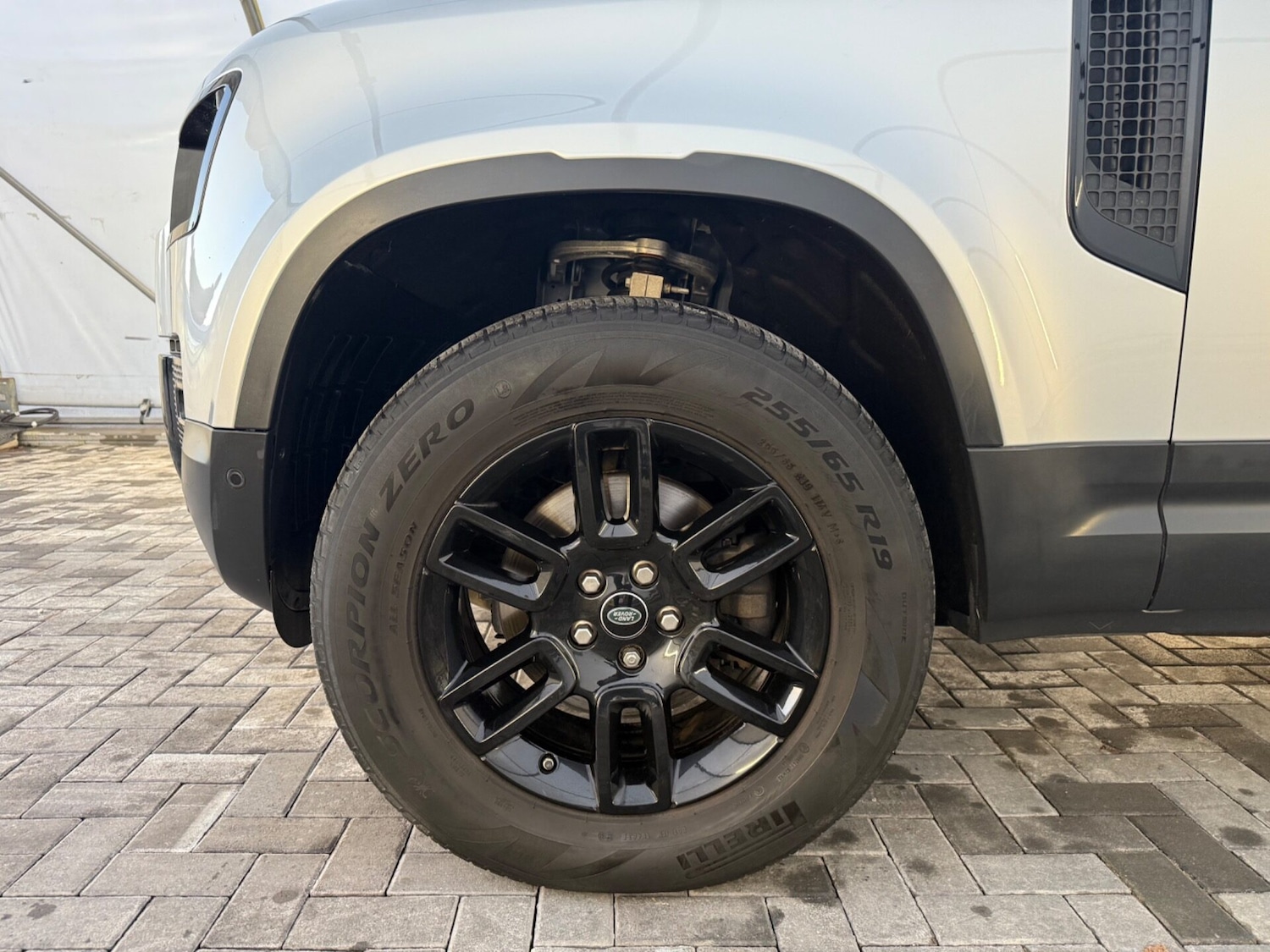 Used Land Rover Defender 2021 for sale - 76961666: Photo 8