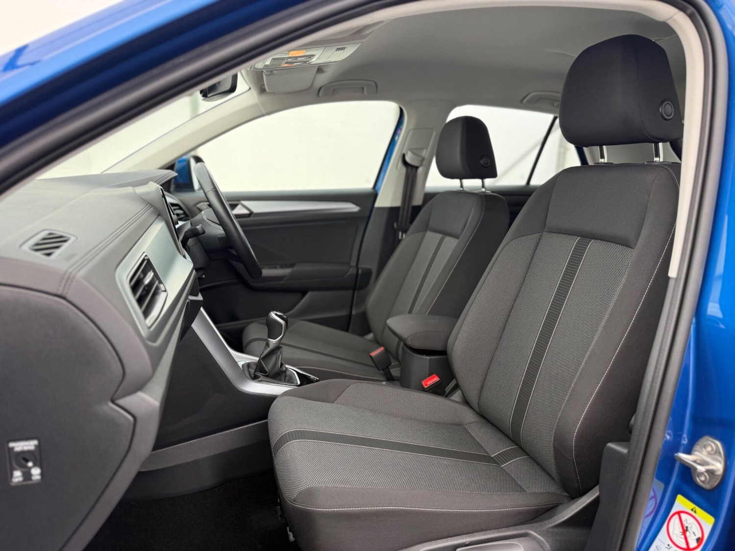 Used Volkswagen T-Roc 2023 for sale - 77878810: Photo 10