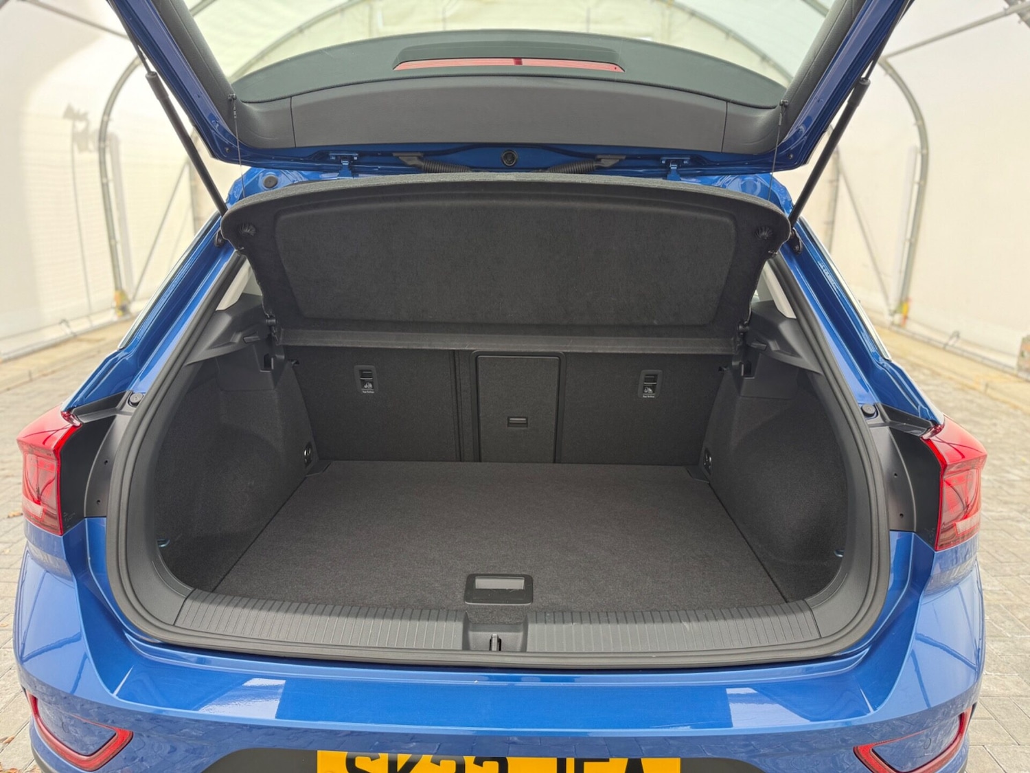 Used Volkswagen T-Roc 2023 for sale - 77878810: Photo 12