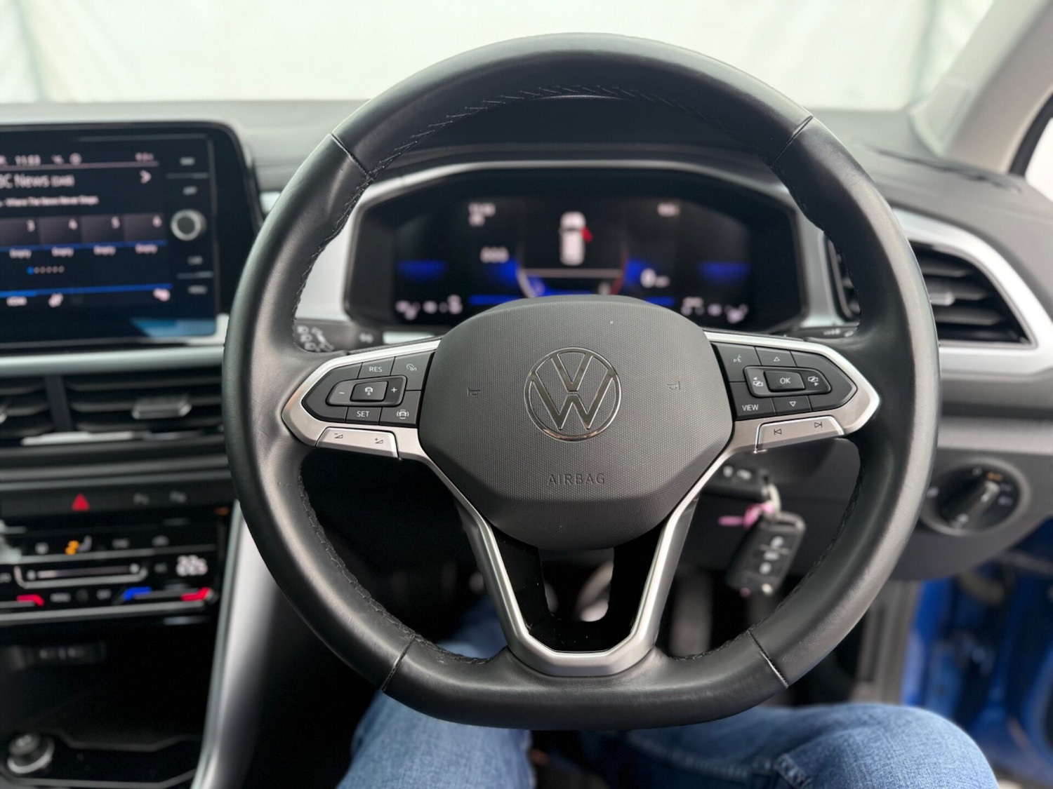 Used Volkswagen T-Roc 2023 for sale - 77878810: Photo 26