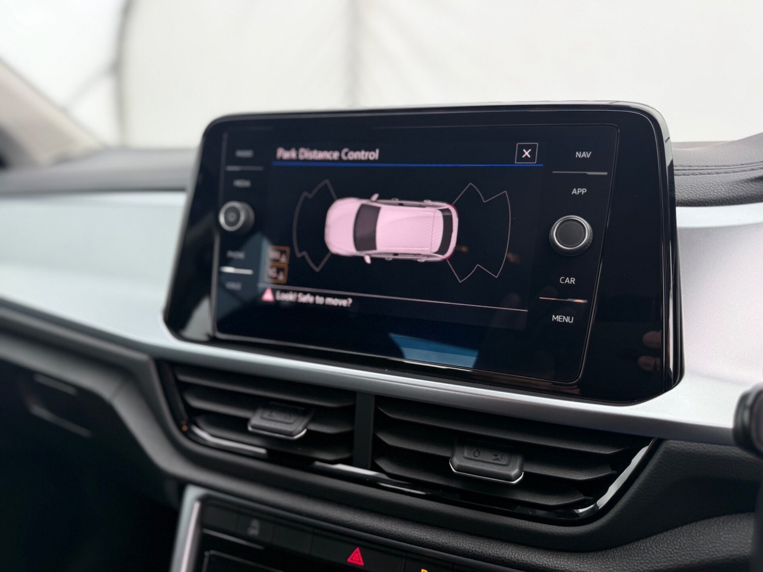 Used Volkswagen T-Roc 2023 for sale - 77878810: Photo 27