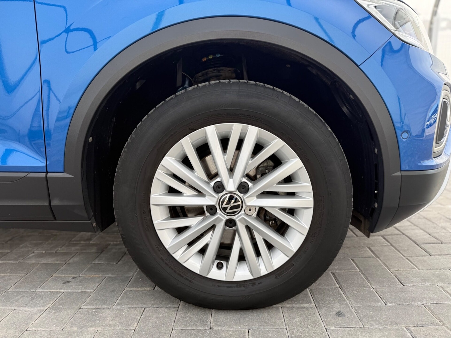 Used Volkswagen T-Roc 2023 for sale - 77878810: Photo 4