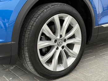 Used Volkswagen T-Roc 2019 for sale - 78257637: Photo