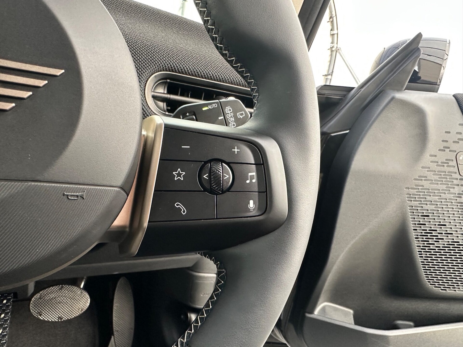 Used MINI Cooper 2024 for sale - 76966067: Photo 23