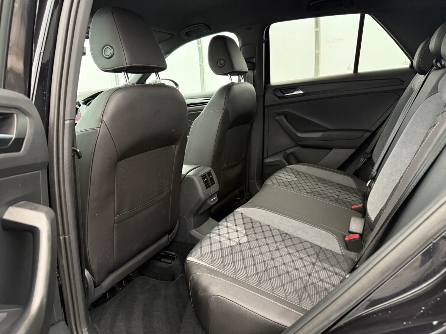 Used Volkswagen T-Roc 2022 for sale - 77493858: Photo 20