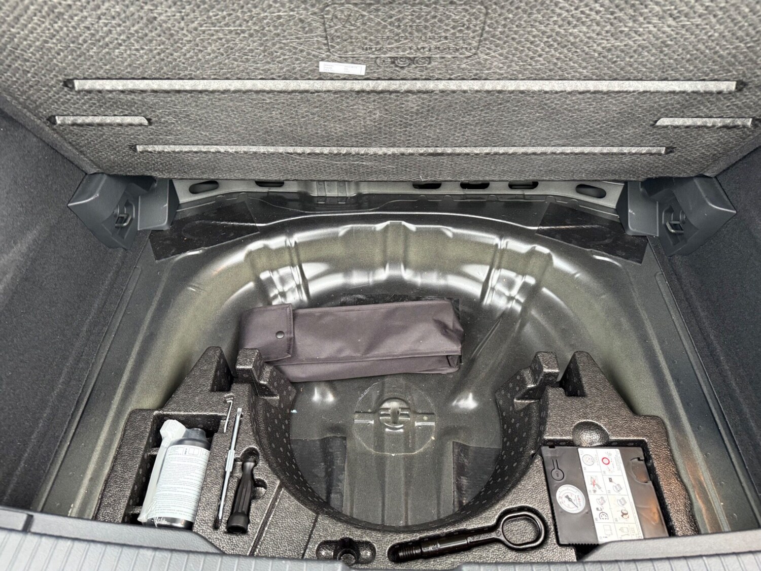 Used Volkswagen T-Roc 2022 for sale - 77493858: Photo 23