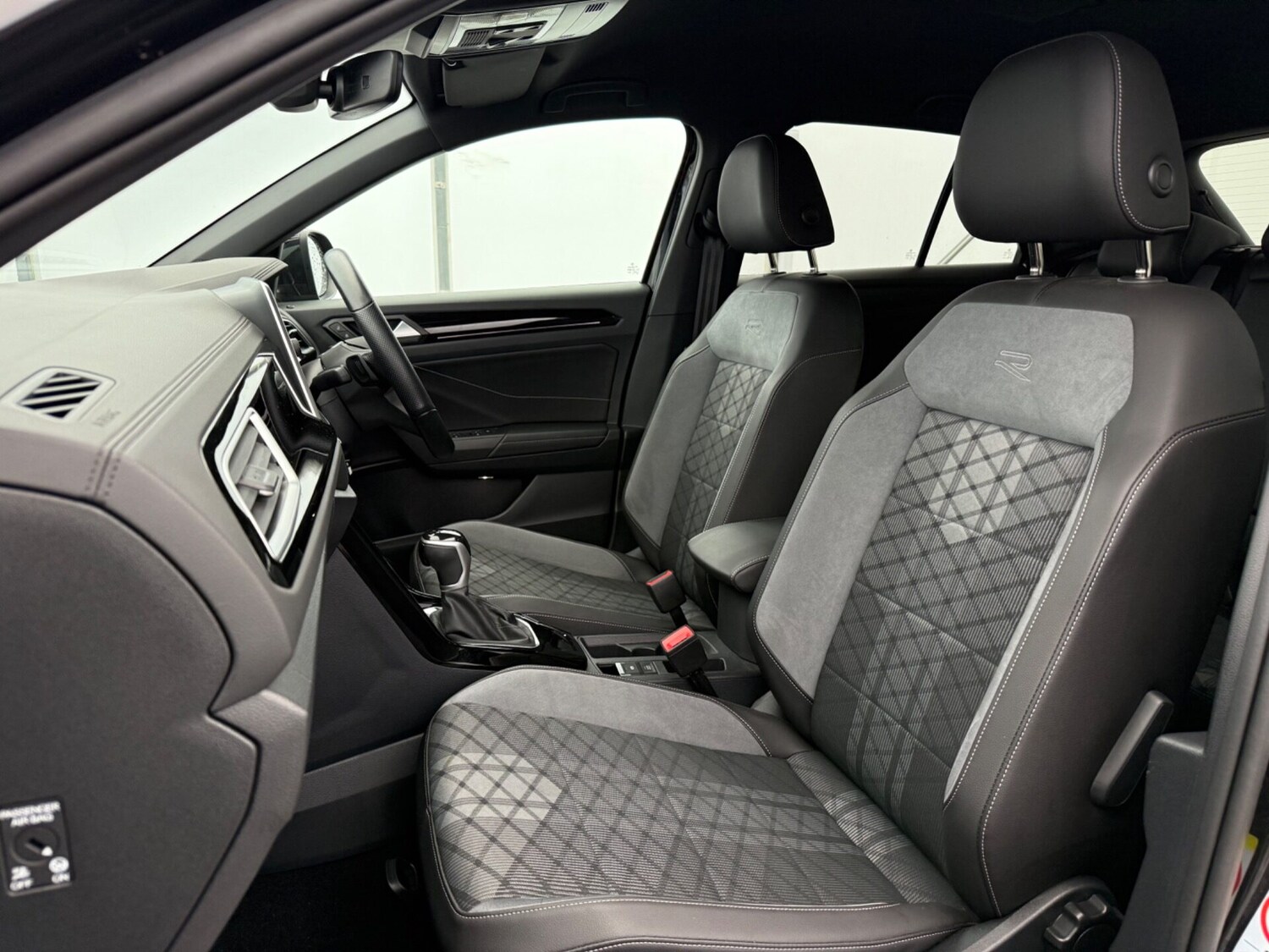 Used Volkswagen T-Roc 2022 for sale - 77493858: Photo 24