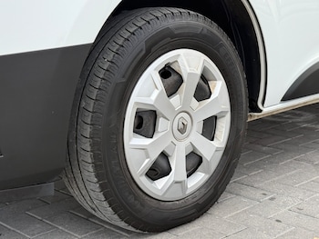 Used Renault Trafic 2023 for sale - 76966072: Photo