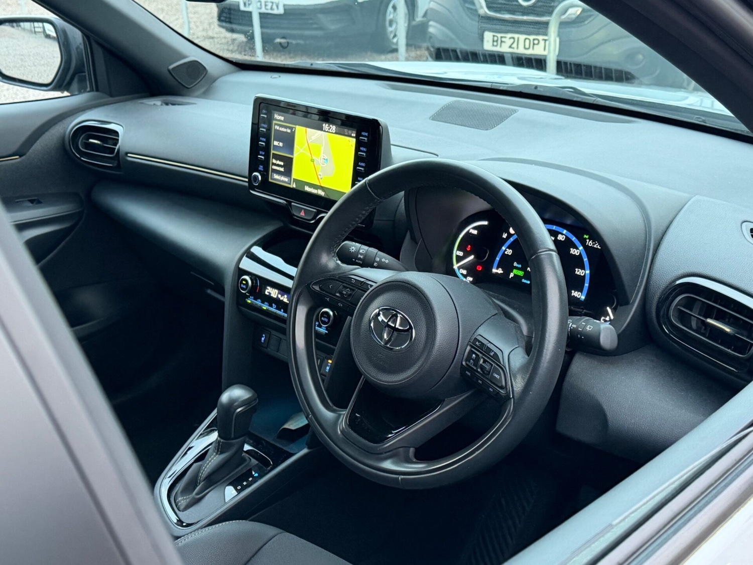 Used Toyota Yaris Cross 2022 for sale - 77493848: Photo 3