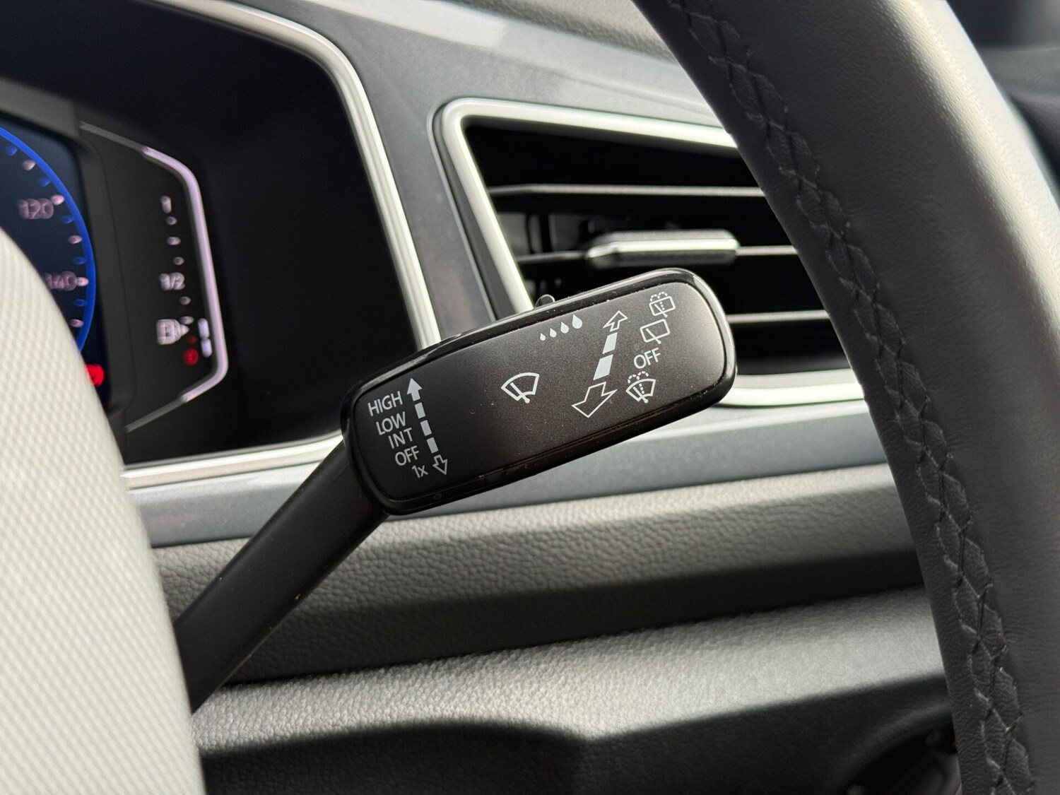 Used Volkswagen T-Roc 2025 for sale - 78149934: Photo 36