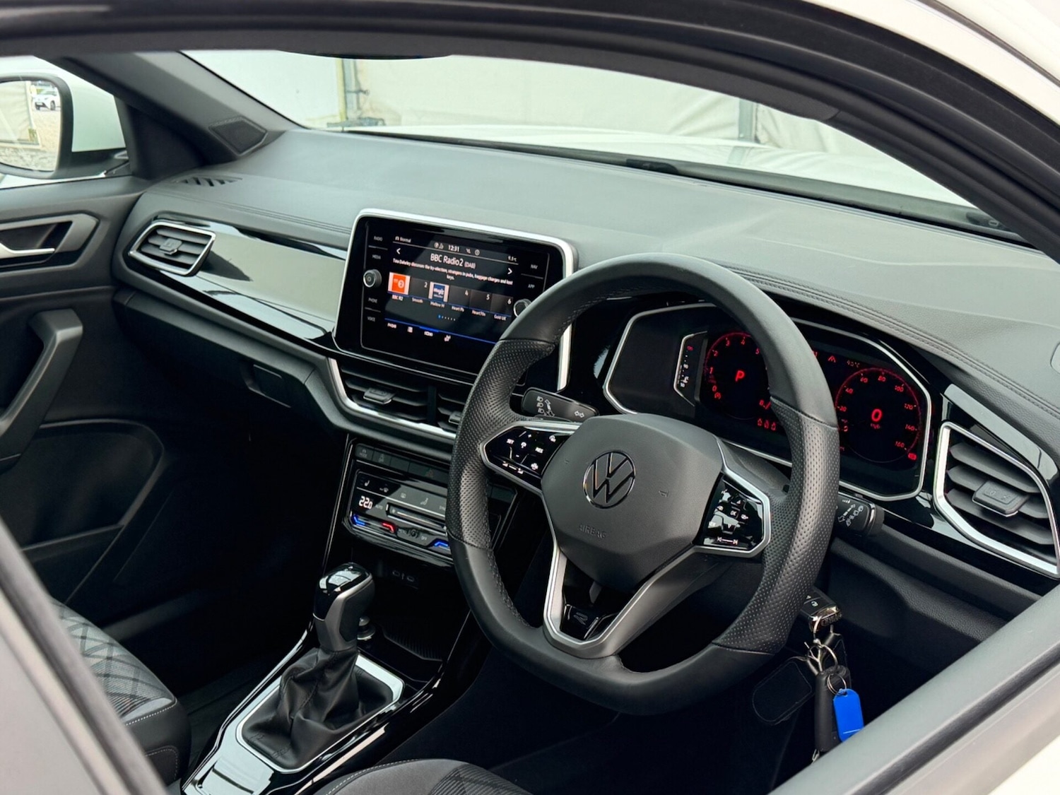 Used Volkswagen T-Roc 2023 for sale - 77716282: Photo 14