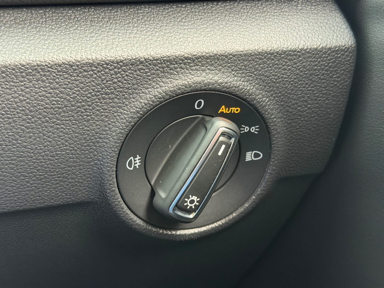 Used Volkswagen T-Roc 2023 for sale - 77716282: Photo 28