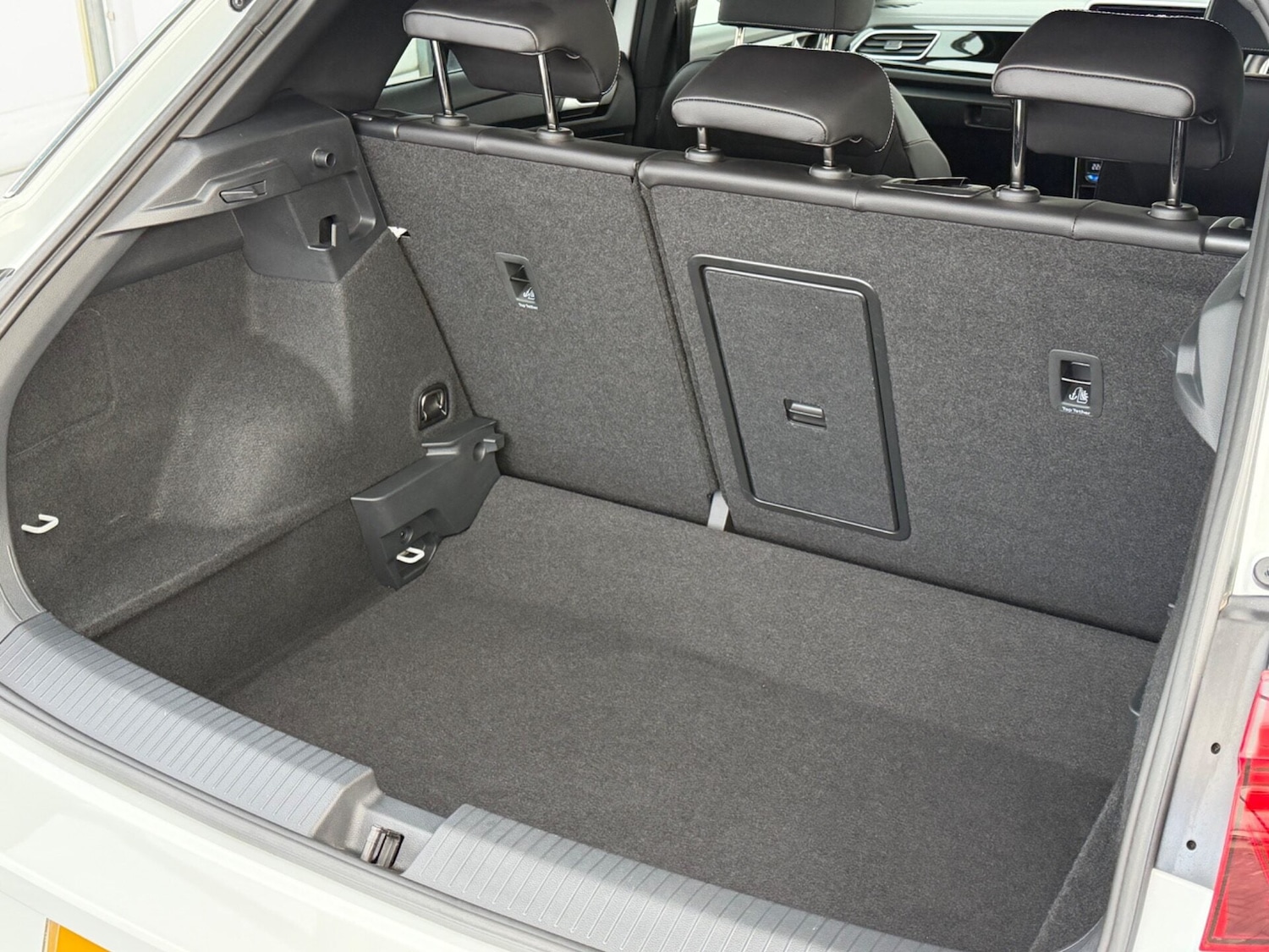 Used Volkswagen T-Roc 2023 for sale - 77716282: Photo 35