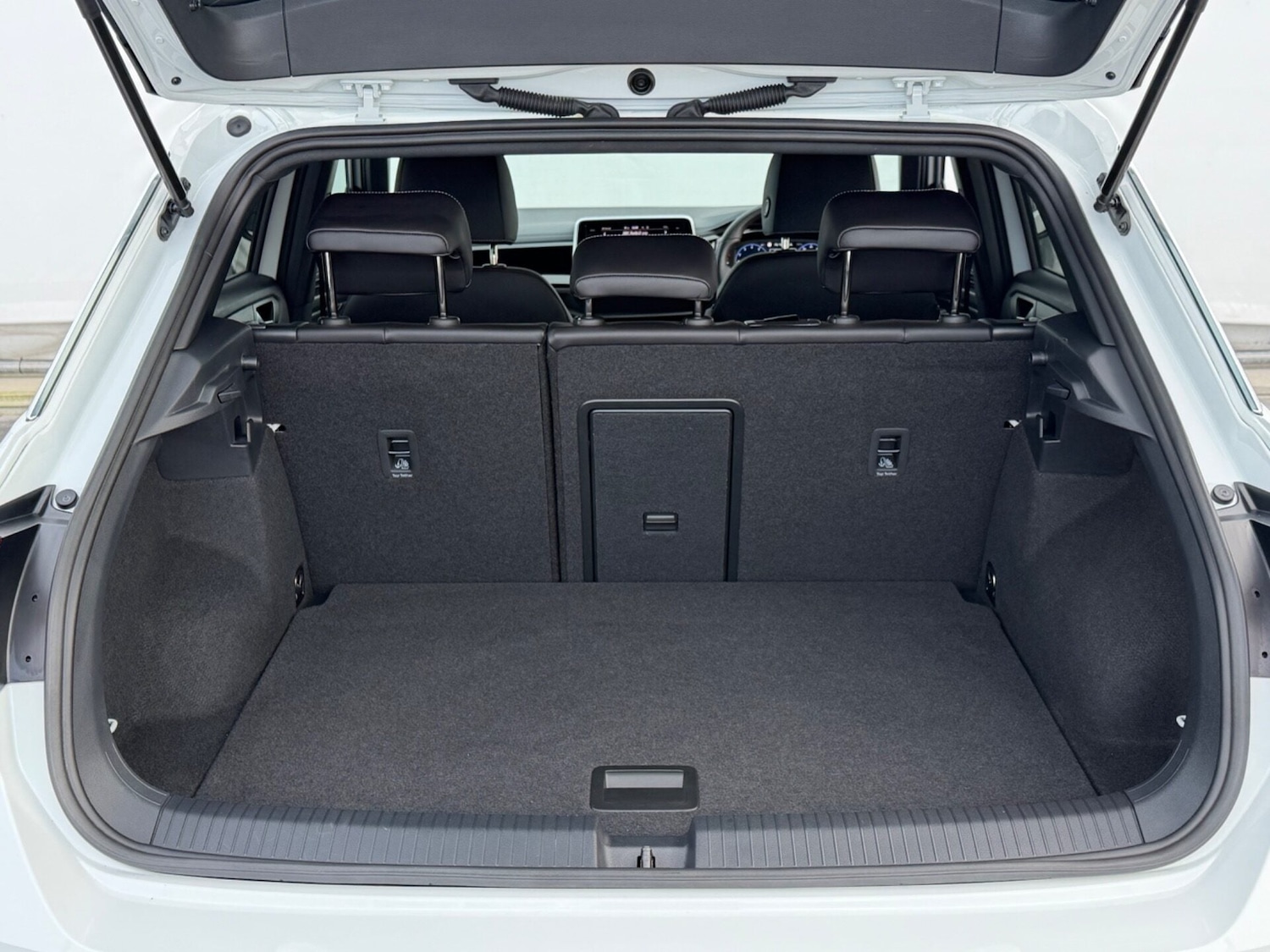 Used Volkswagen T-Roc 2023 for sale - 77716282: Photo 38