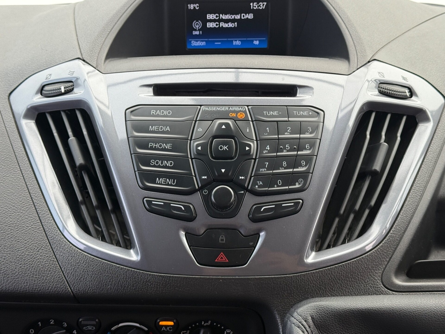 Used Ford Transit Custom 2017 for sale - 76966062: Photo 28