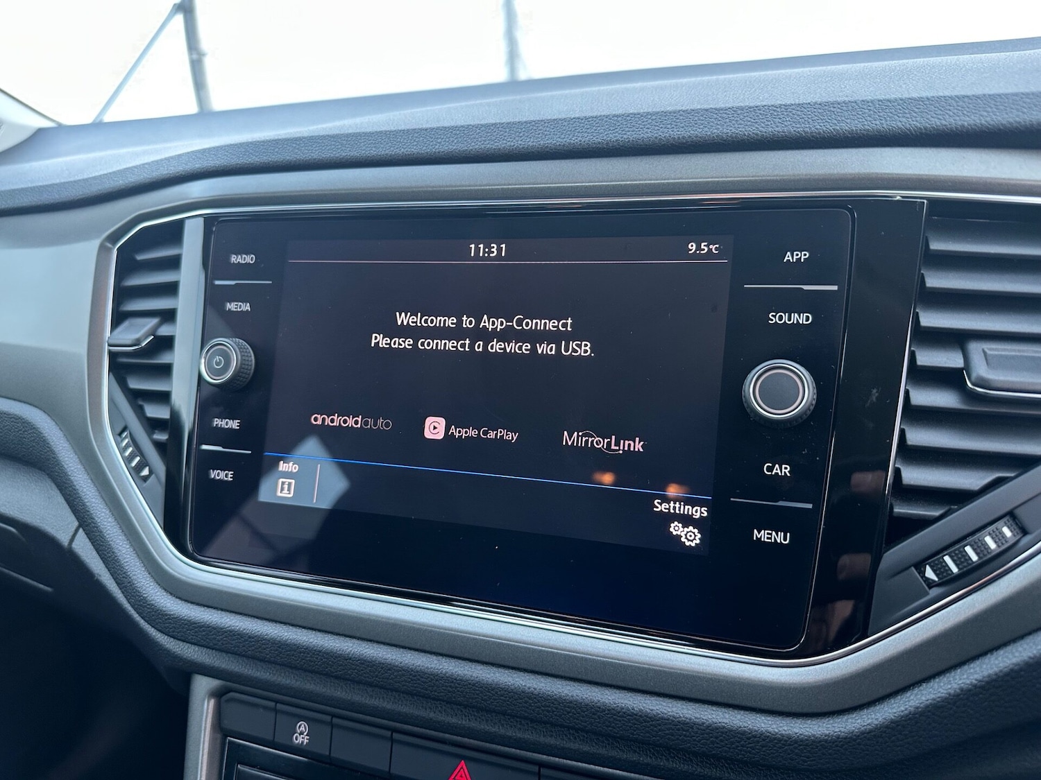 Used Volkswagen T-Roc 2020 for sale - 76966065: Photo 13