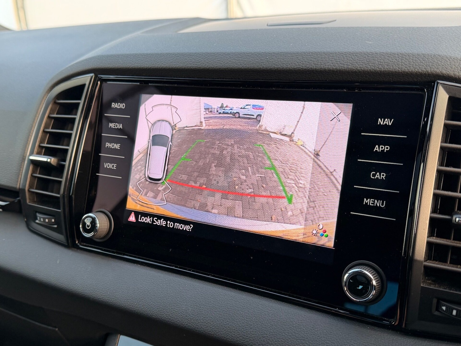 Used Skoda Karoq 2022 for sale - 76966073: Photo 17