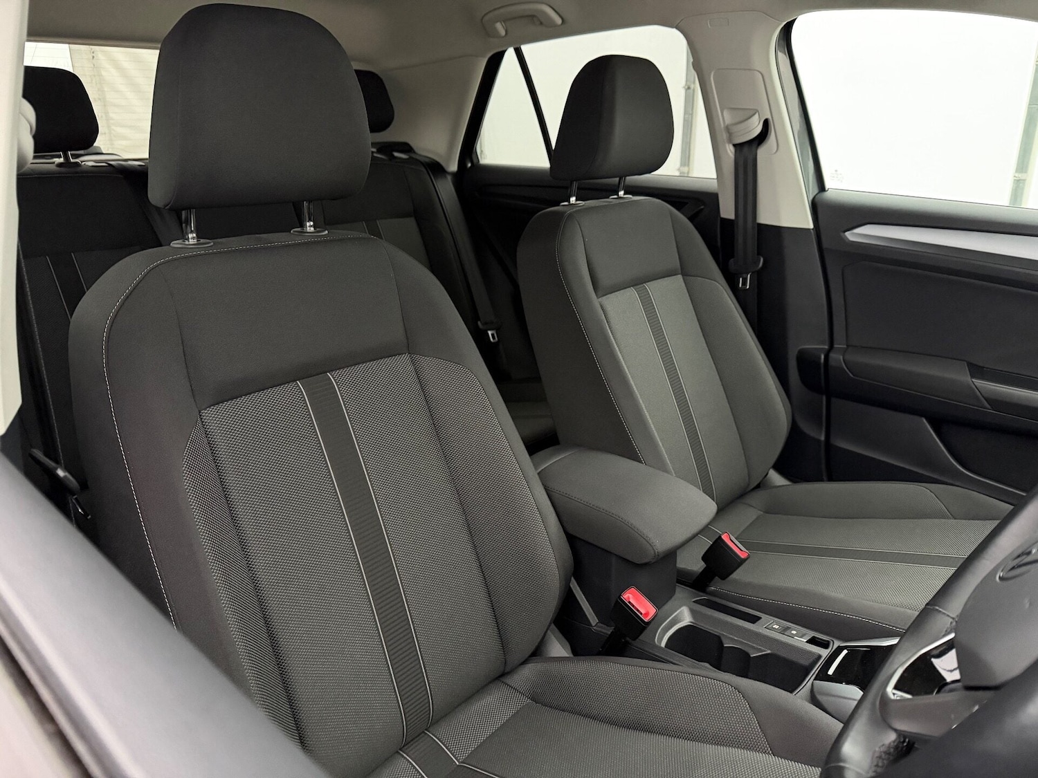 Used Volkswagen T-Roc 2022 for sale - 76966074: Photo 16