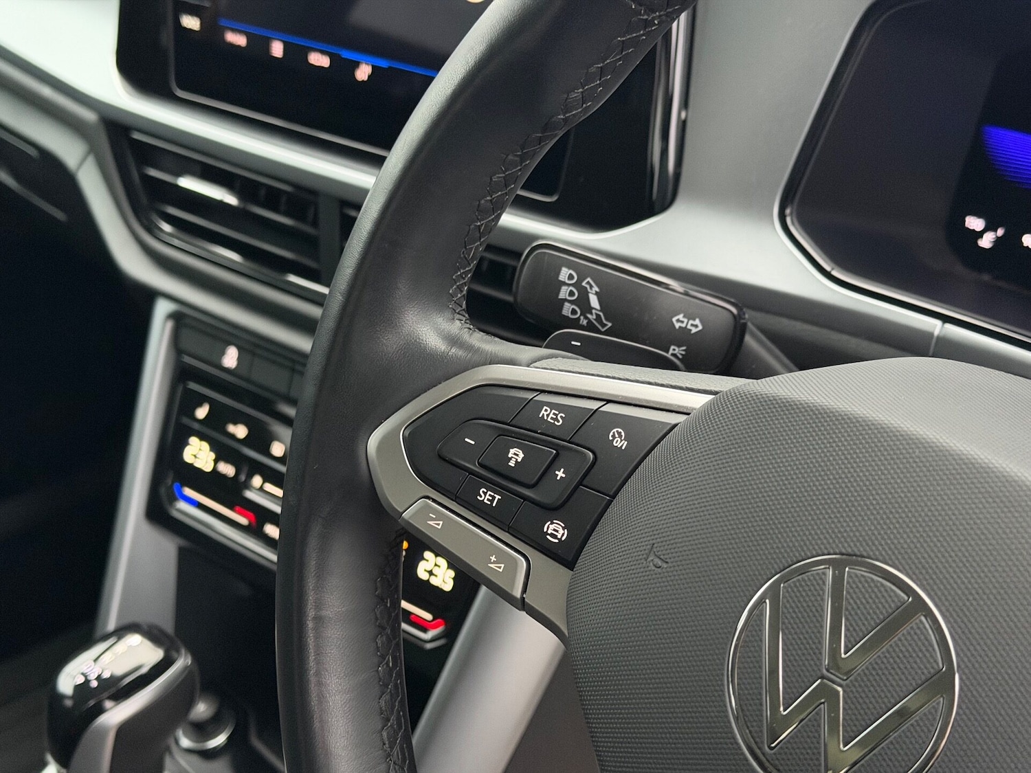 Used Volkswagen T-Roc 2022 for sale - 76966074: Photo 17