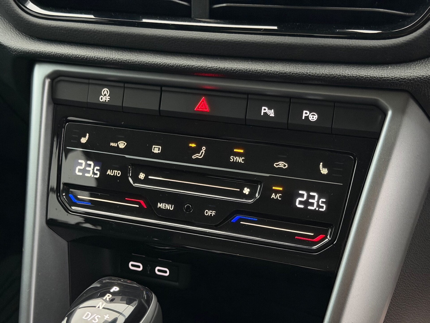 Used Volkswagen T-Roc 2022 for sale - 76966074: Photo 22