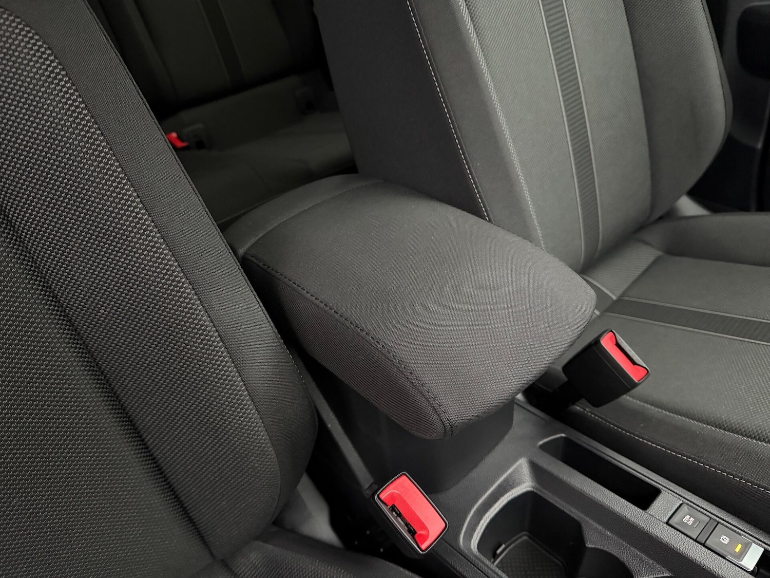 Used Volkswagen T-Roc 2022 for sale - 76966074: Photo 24