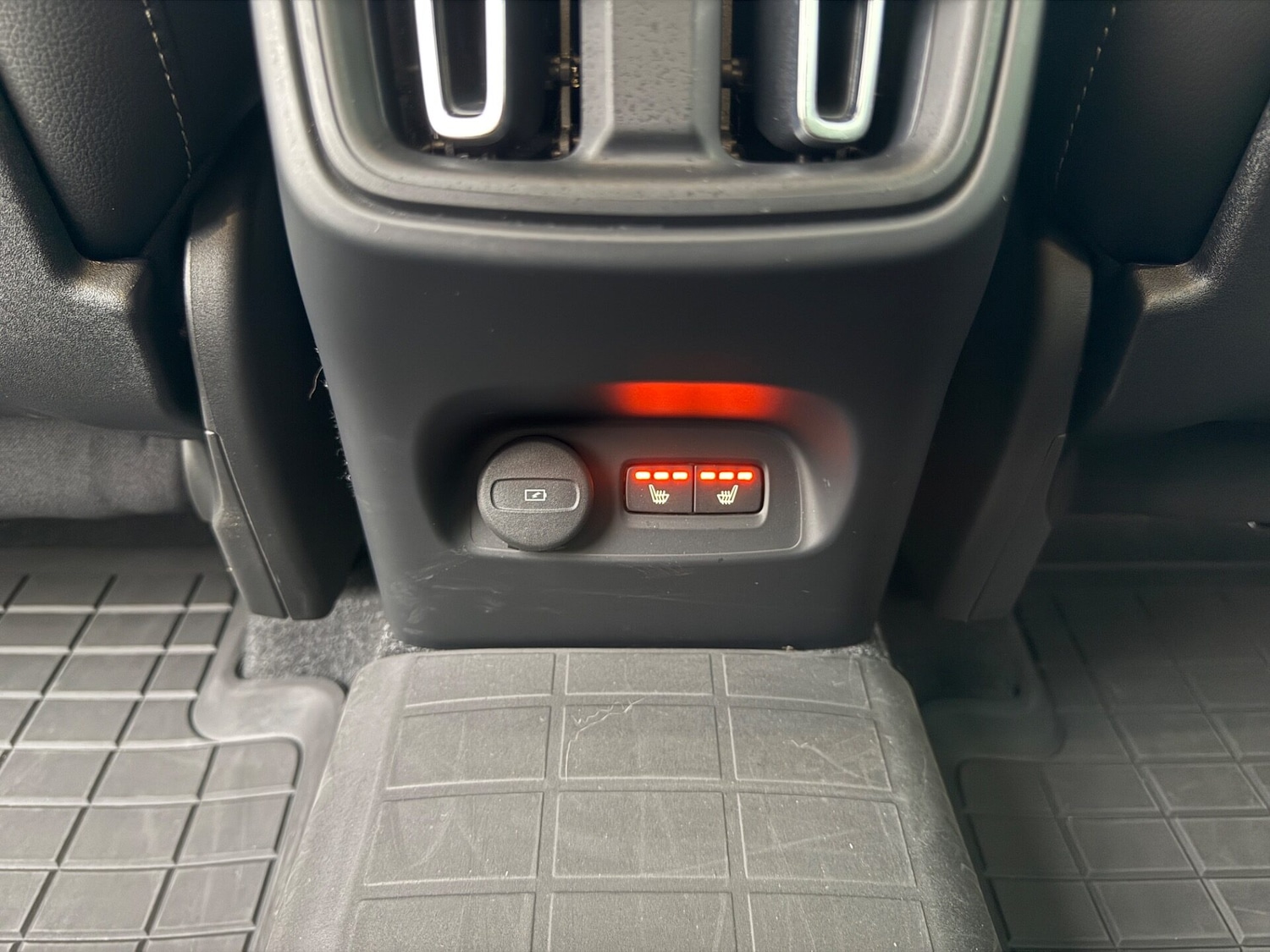 Used Volvo XC40 2022 for sale - 78097911: Photo 13