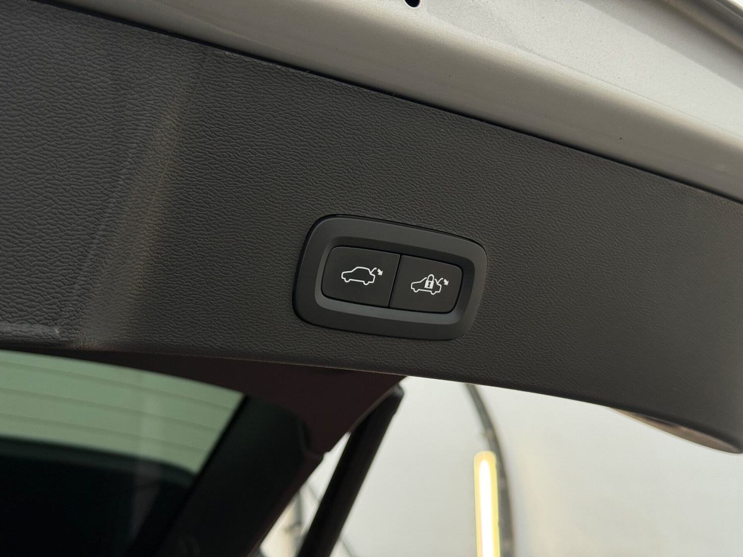 Used Volvo XC40 2022 for sale - 78097911: Photo 28