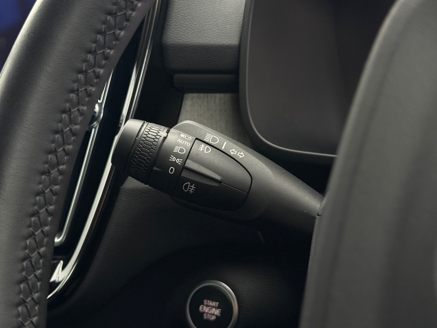 Used Volvo XC40 2022 for sale - 78097911: Photo 38