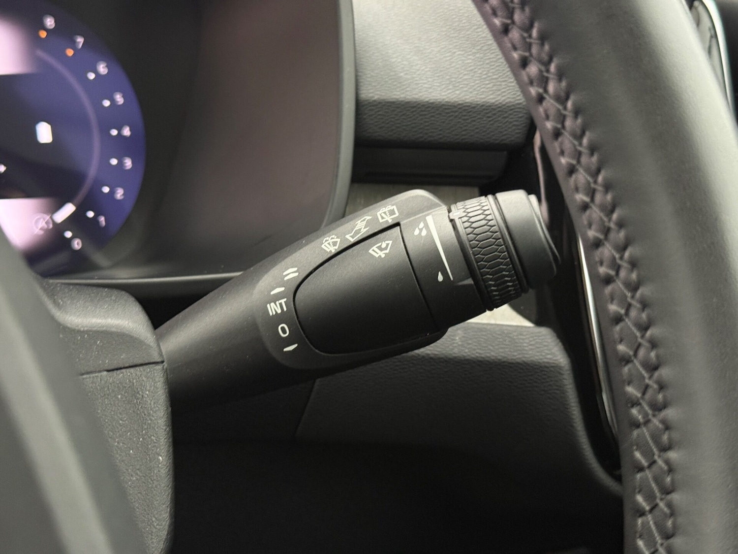 Used Volvo XC40 2022 for sale - 78097911: Photo 40