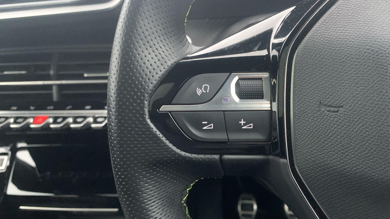 Used Peugeot 2008 2022 for sale - 76659885: Photo 23