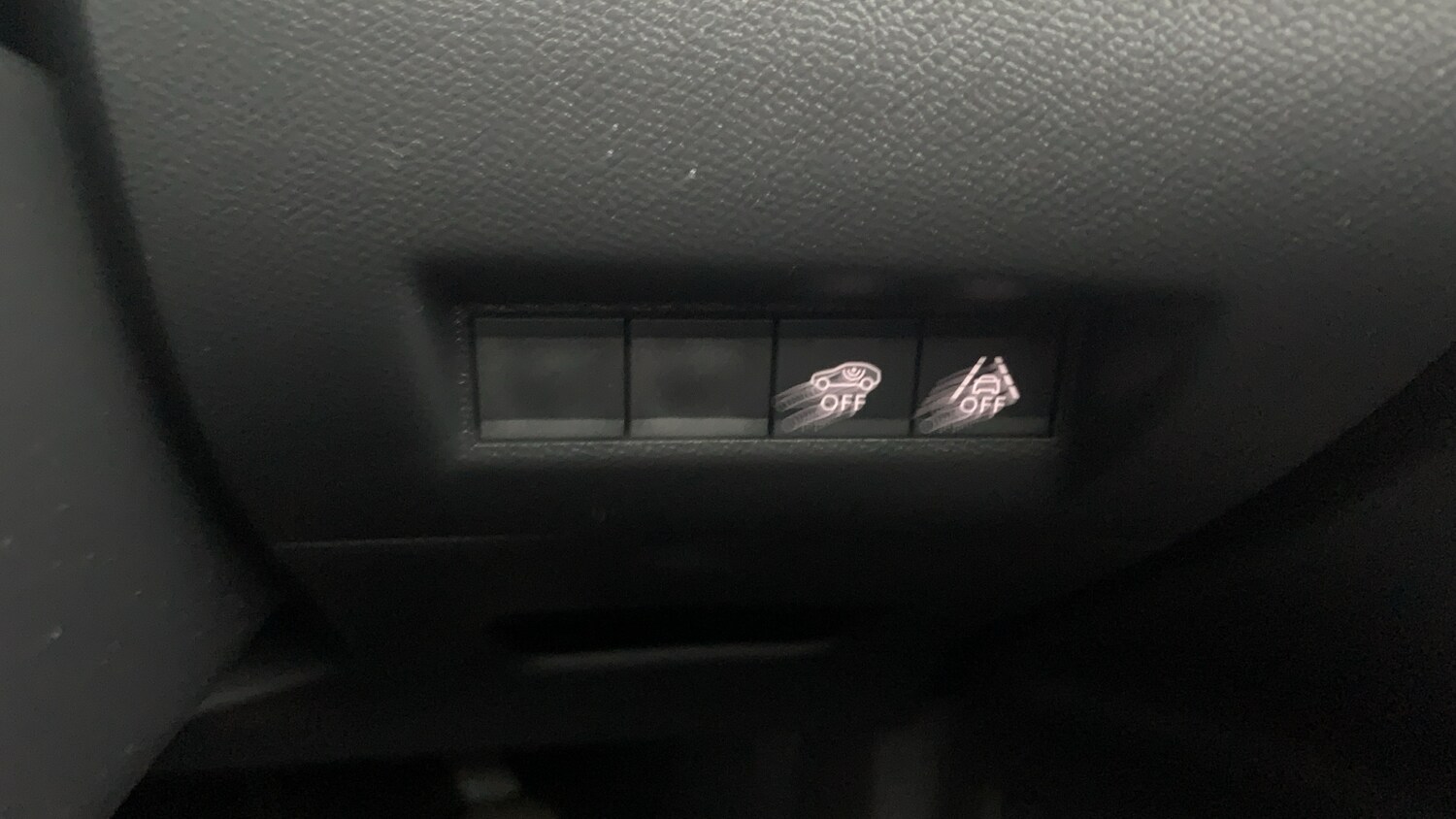 Used Peugeot 2008 2022 for sale - 76659885: Photo 32