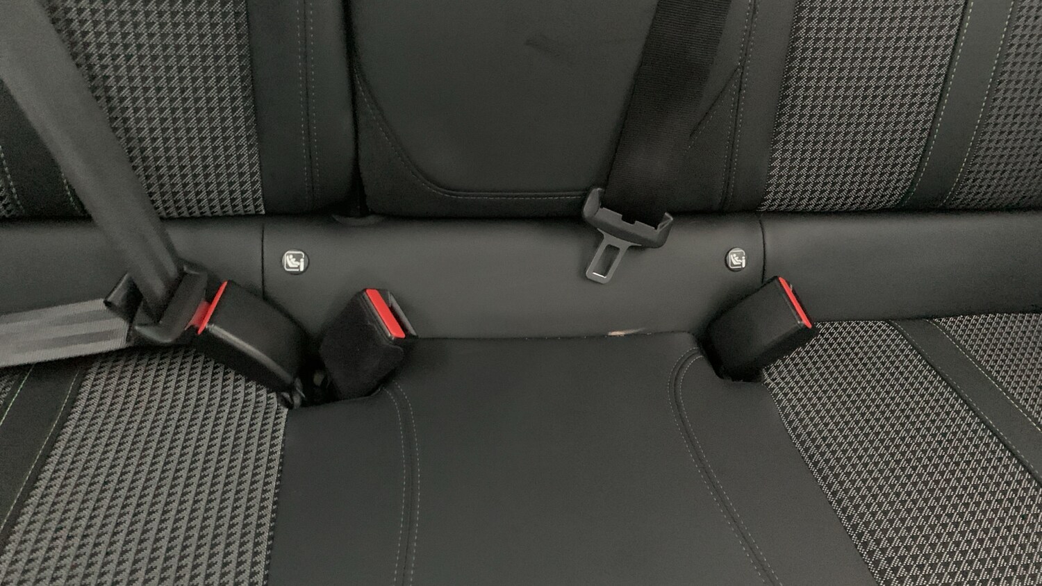 Used Peugeot 2008 2022 for sale - 76659885: Photo 33