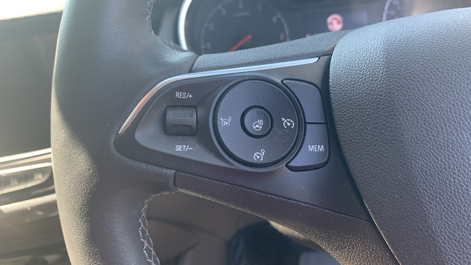 Used Vauxhall Crossland 2022 for sale - 75841035: Photo 23