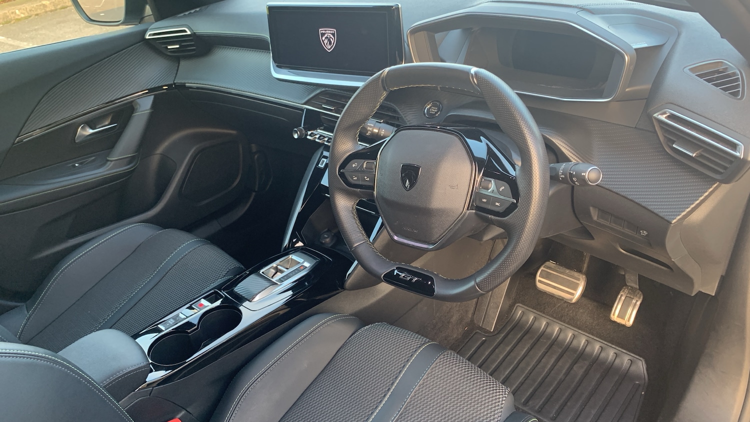 Used Peugeot 2008 2024 for sale - 77132437: Photo 12