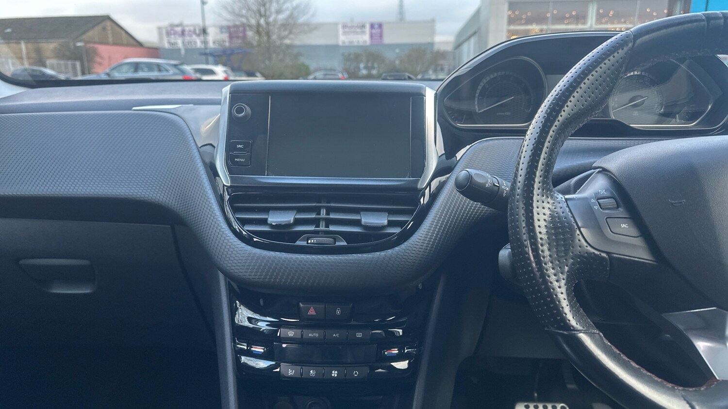 Used Peugeot 2008 2017 for sale - 77551350: Photo 10