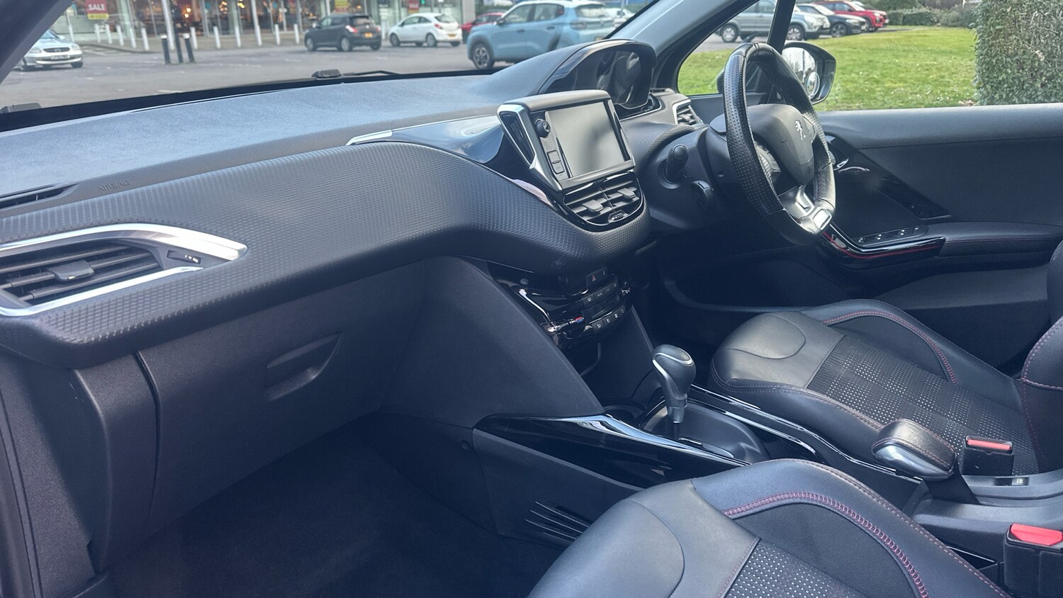 Used Peugeot 2008 2017 for sale - 77551350: Photo 12