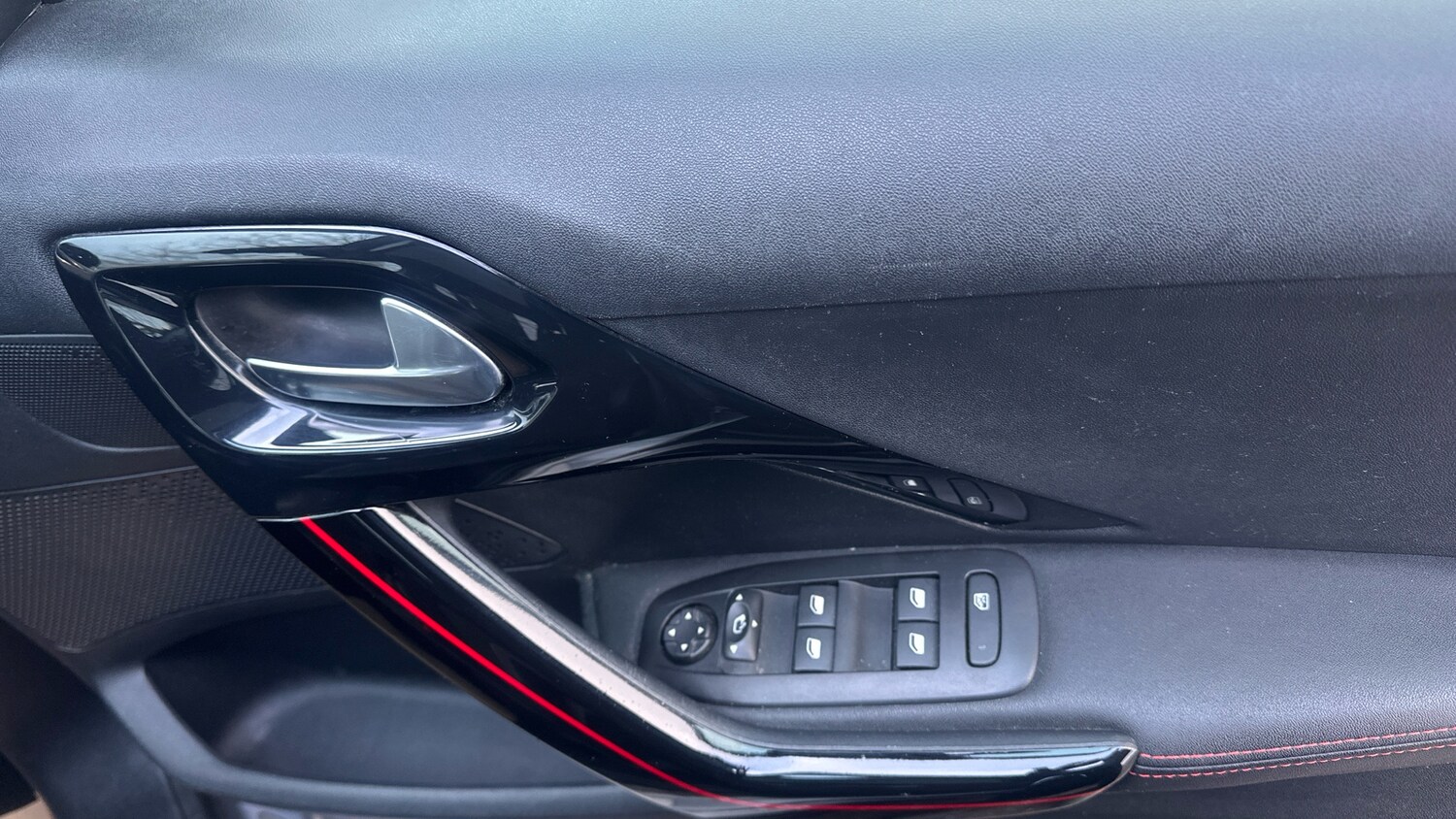 Used Peugeot 2008 2017 for sale - 77551350: Photo 22