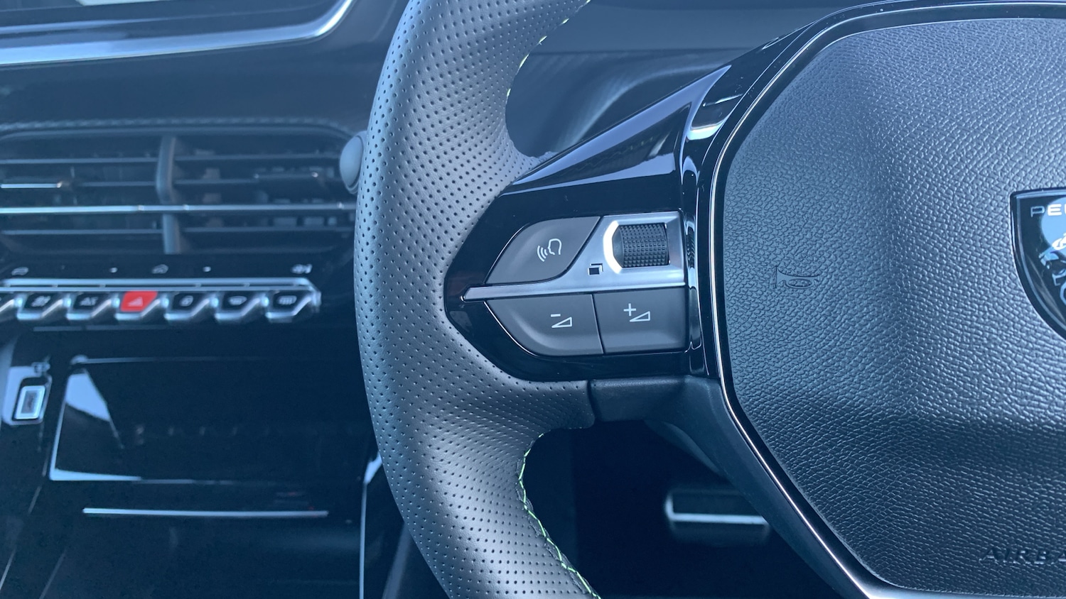 Used Peugeot 2008 2025 for sale - 77121171: Photo 24