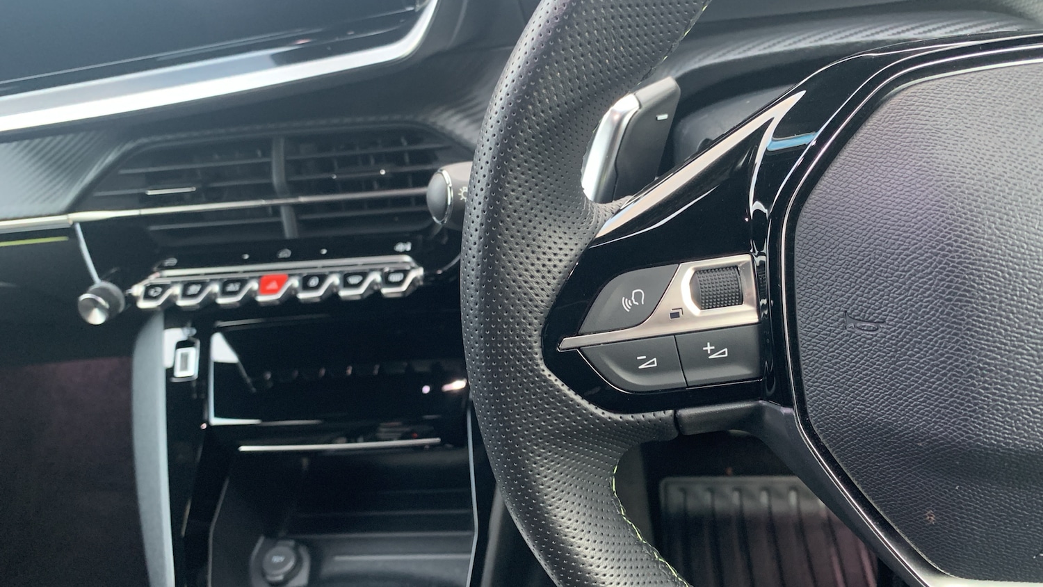 Used Peugeot 2008 2024 for sale - 76621443: Photo 23