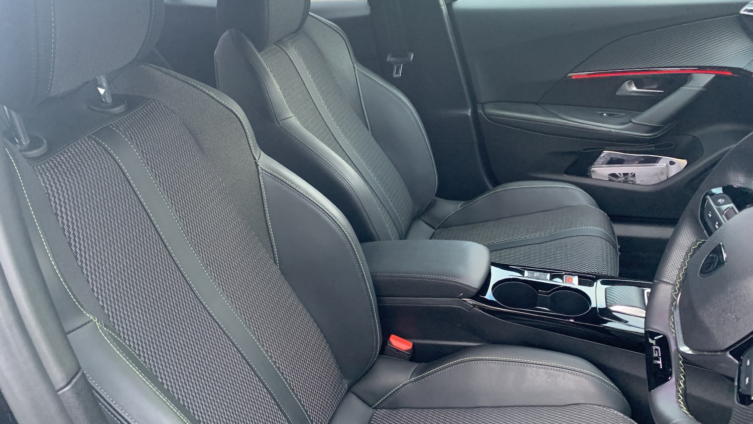 Used Peugeot 2008 2024 for sale - 76621443: Photo 37