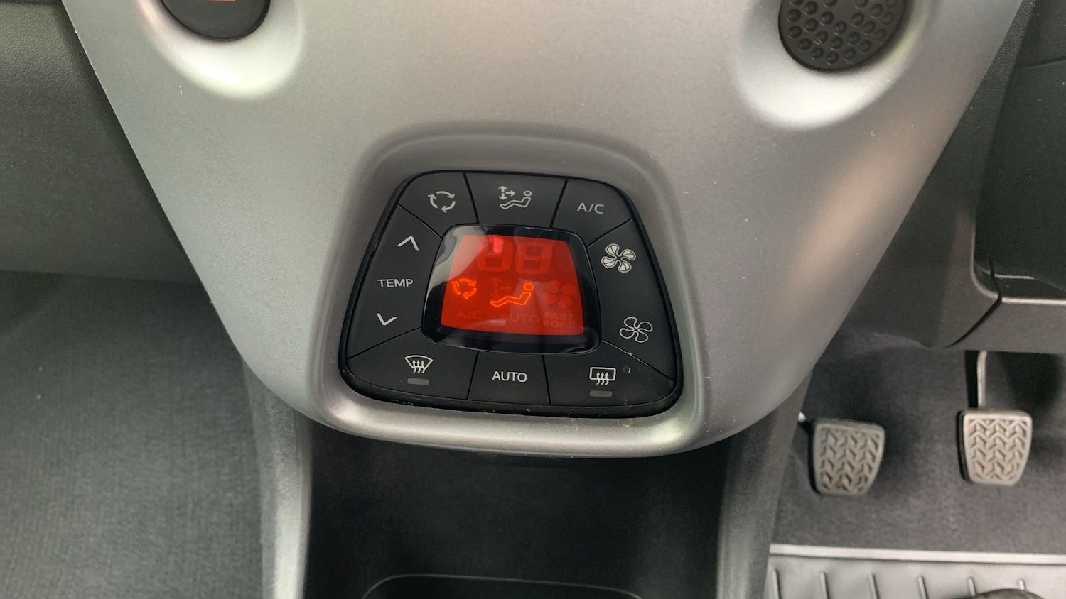 Used Toyota AYGO 2019 for sale - 76095547: Photo 28