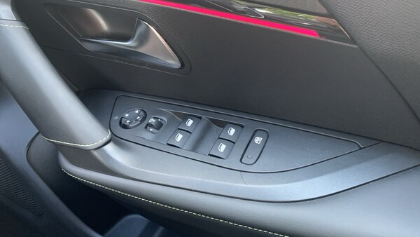 Used Peugeot 2008 2021 for sale - 76003070: Photo 22