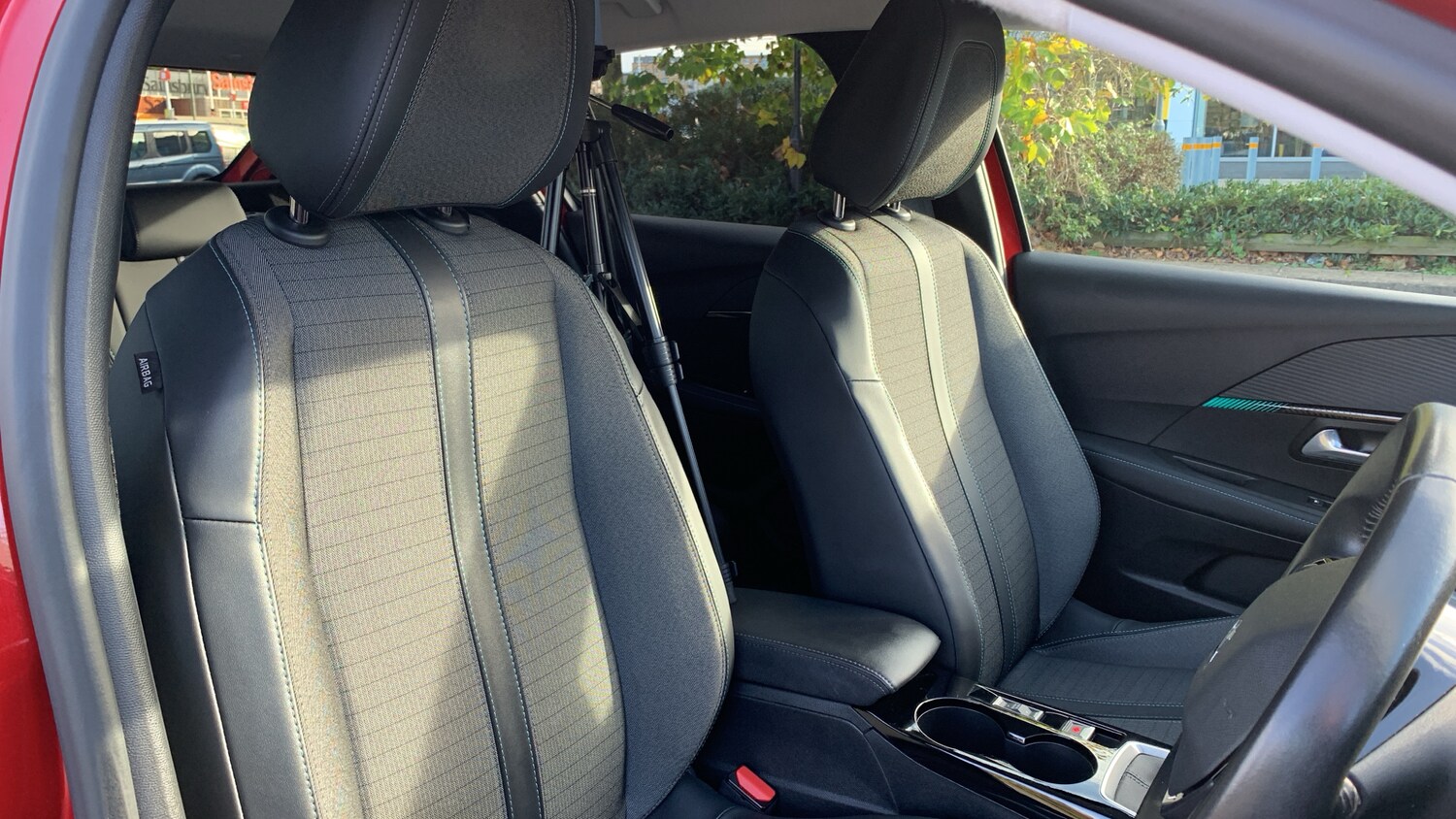 Used Peugeot 208 2021 for sale - 76458401: Photo 37