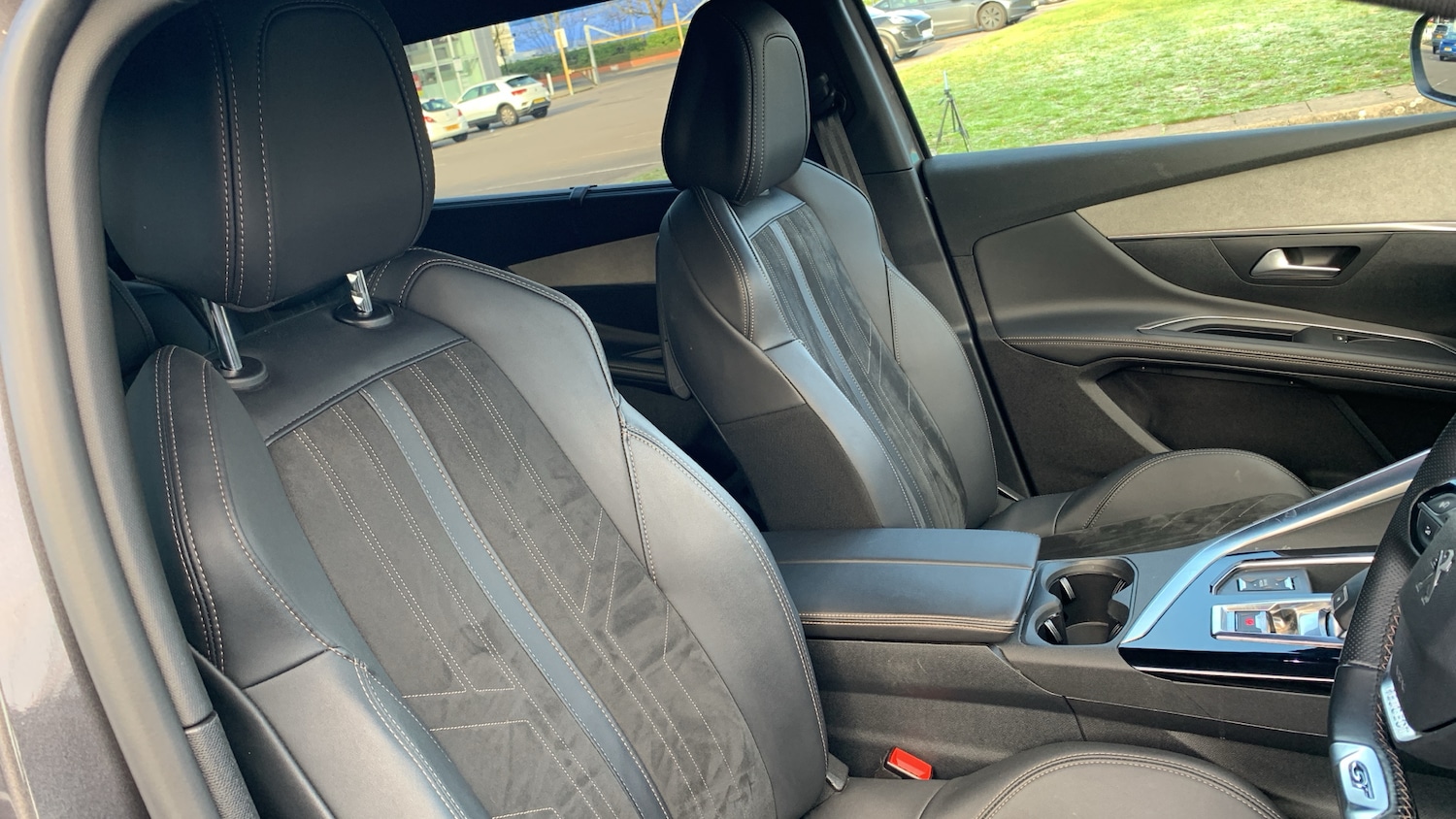 Used Peugeot 5008 2022 for sale - 77121169: Photo 38